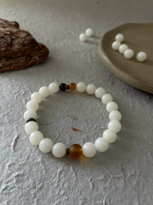 Old Wood — Minimalist White Bodhi Seed & Amber Beaded Bracelet