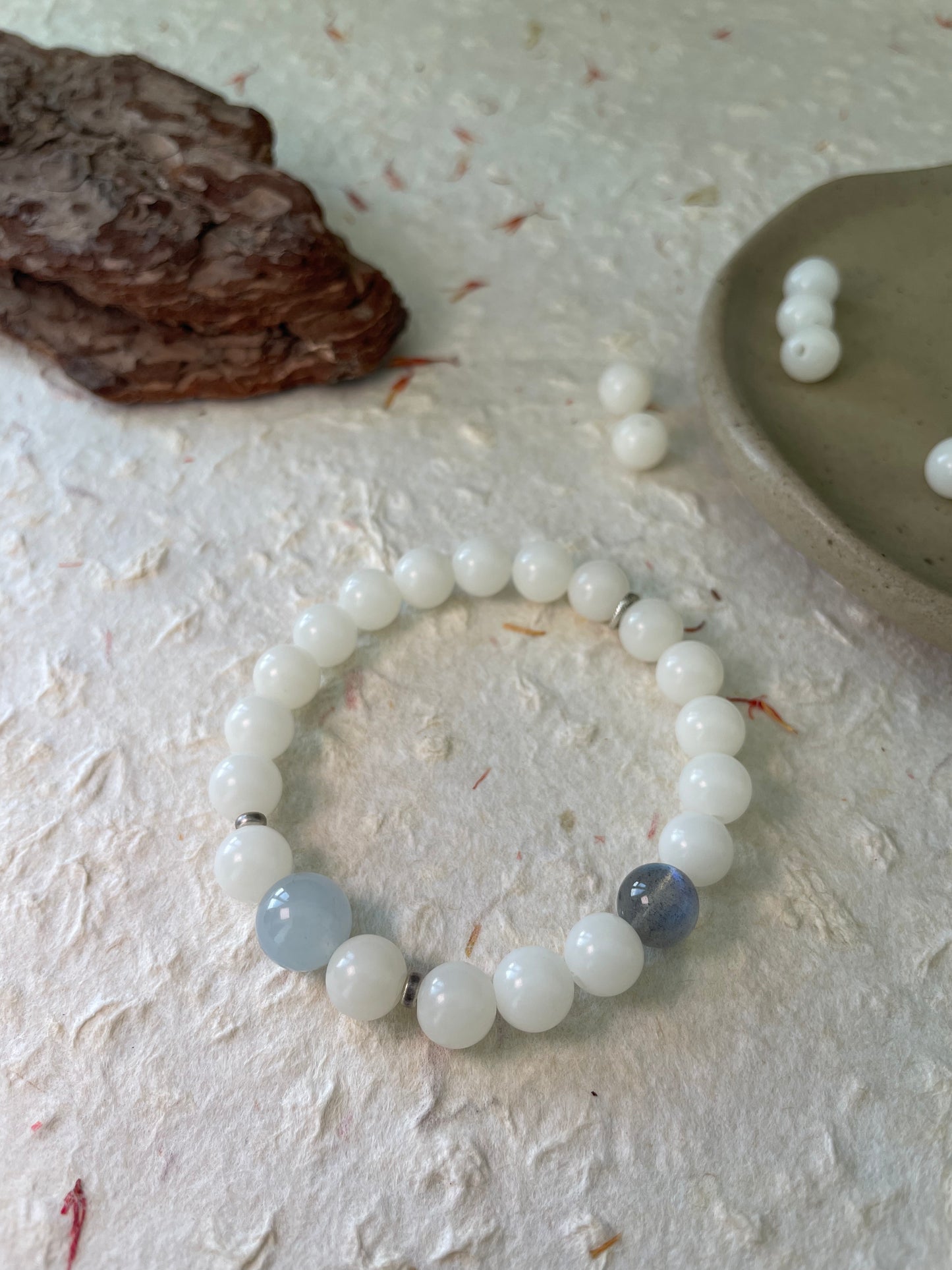 Pale Dusk — Minimalist White Jade bodhi & Moonstone Beaded Bracelet
