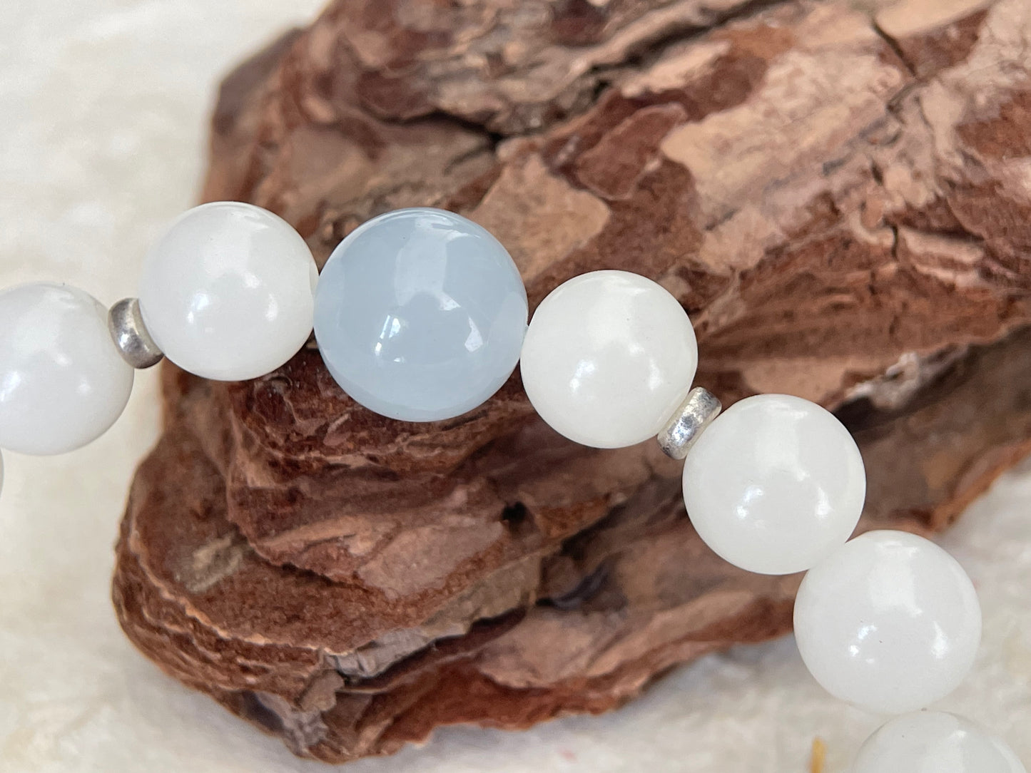 Pale Dusk — Minimalist White Jade bodhi & Moonstone Beaded Bracelet